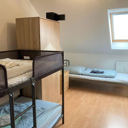 Gaestewohnung 4-Raum Wohnung Fuer 2-8 Personen 茨维考 外观 照片