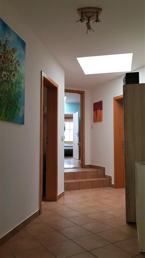Gaestewohnung 4-Raum Wohnung Fuer 2-8 Personen 茨维考 外观 照片