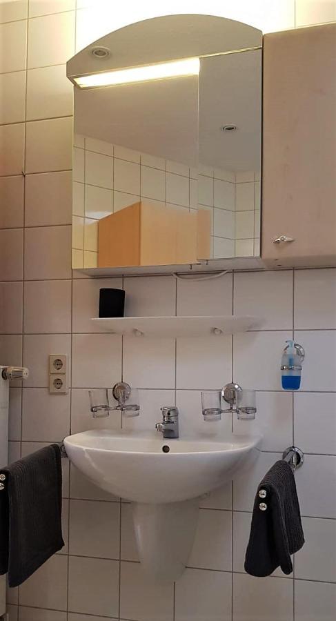 Gaestewohnung 4-Raum Wohnung Fuer 2-8 Personen 茨维考 外观 照片