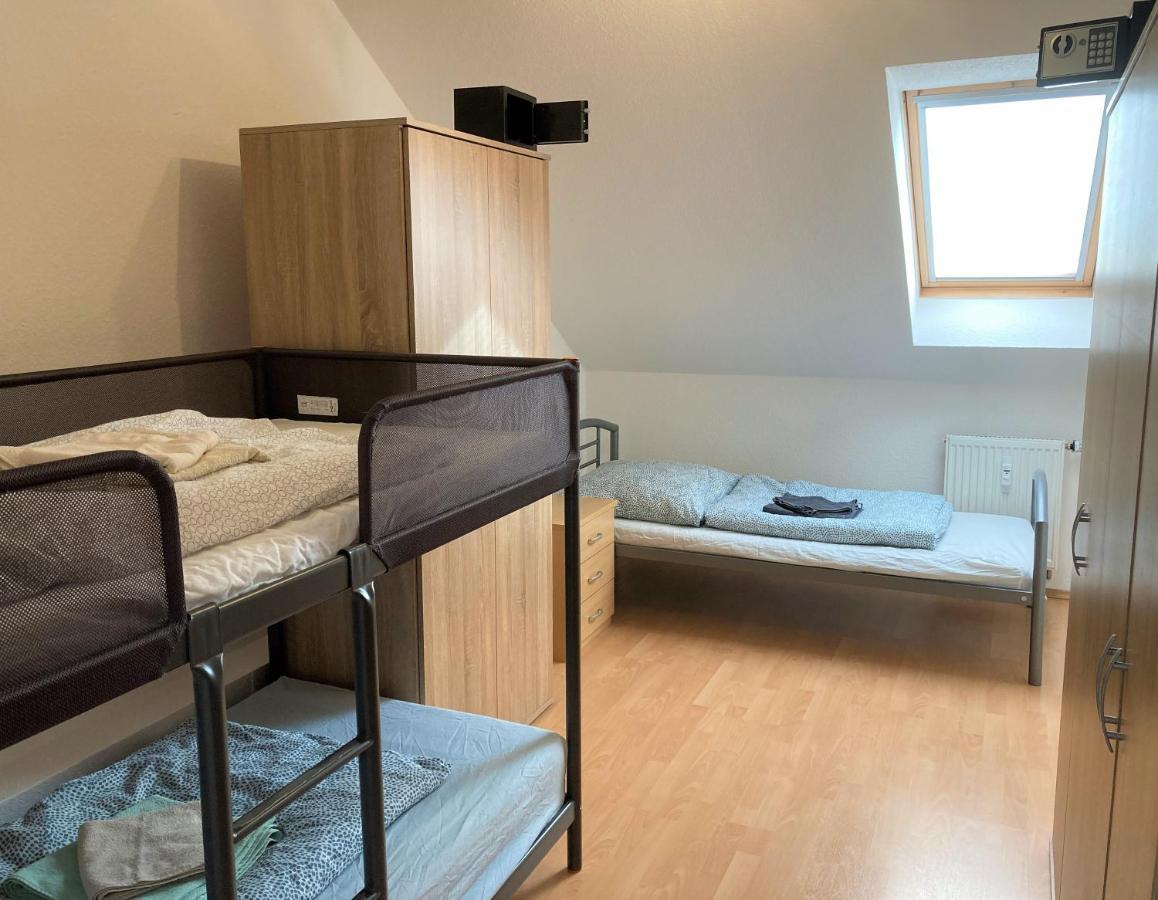 Gaestewohnung 4-Raum Wohnung Fuer 2-8 Personen 茨维考 外观 照片